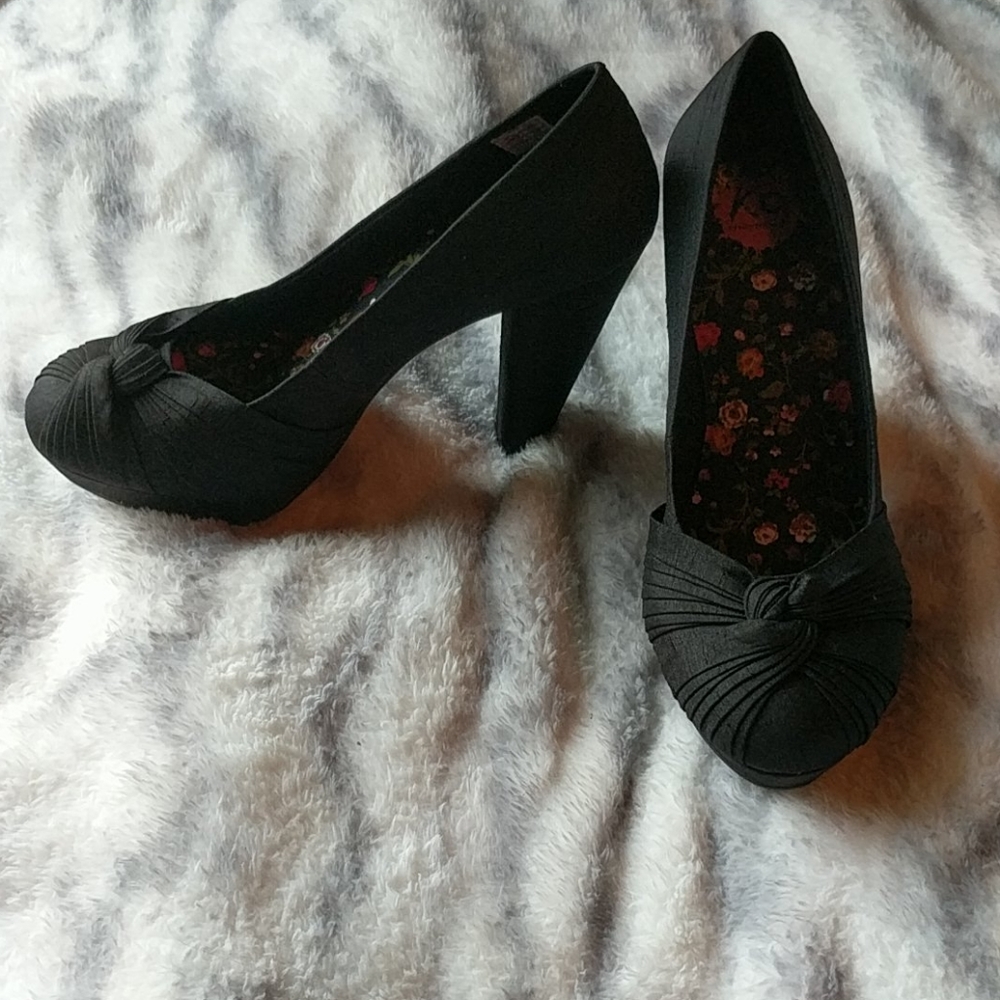 Rocket Dog Heels, never worn!